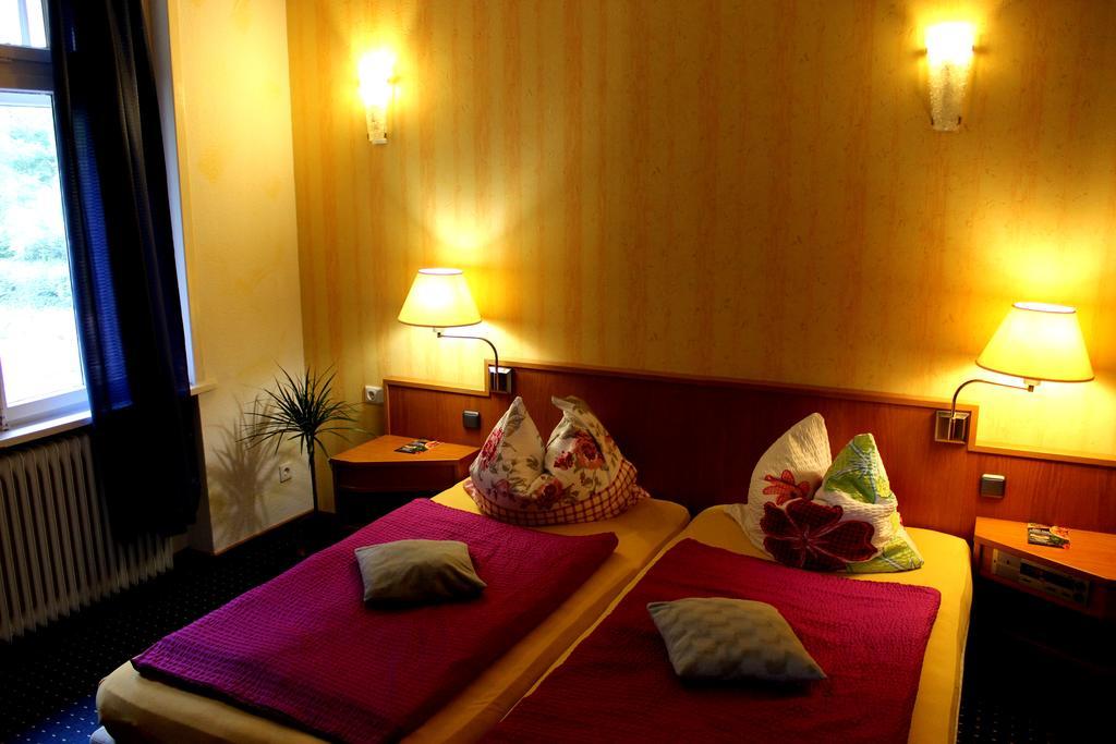 Hotel Haus Wasserscheide Burbach  Ngoại thất bức ảnh