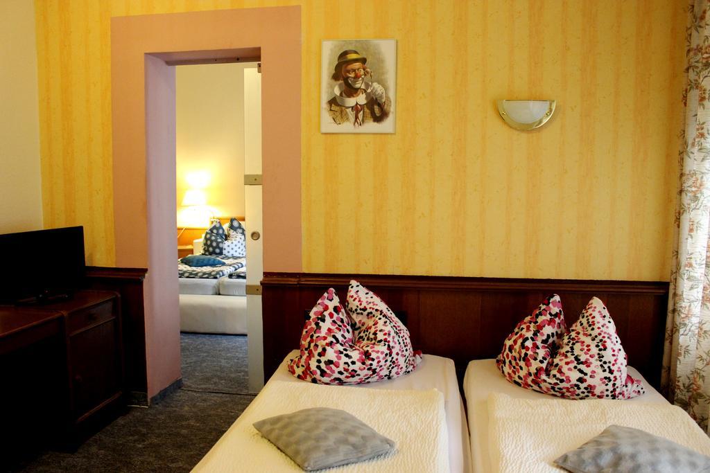 Hotel Haus Wasserscheide Burbach  Ngoại thất bức ảnh